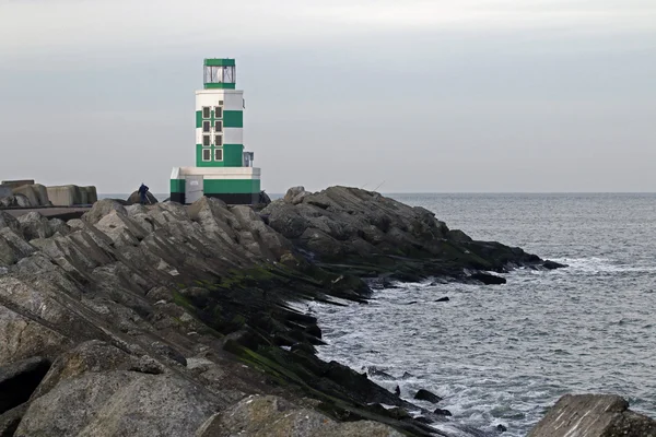 Construction du phare sur les rochers — Photo