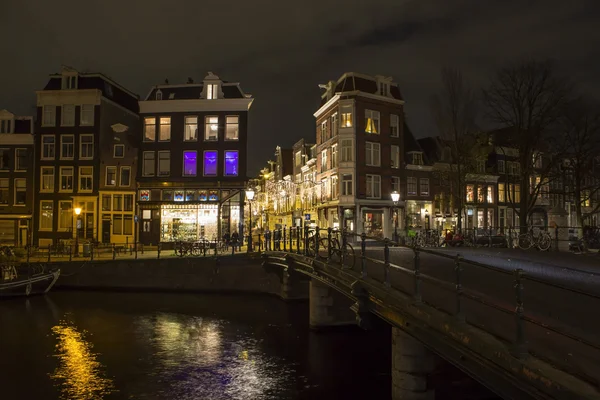 Amsterdam street bei Nacht — Stockfoto