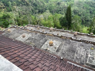 Bedugul, Bali, Endonezya, terk edilmiş bir otel