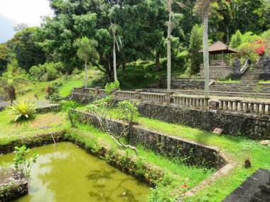 Bedugul, Bali, Endonezya, terk edilmiş bir otel