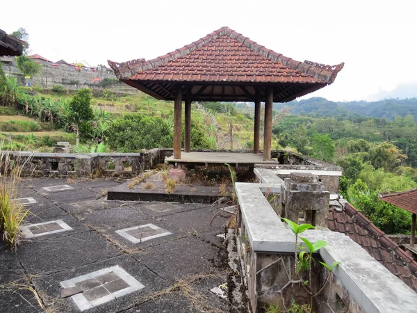 Opuszczony hotel w Bedugul, Bali, Indonezja — Zdjęcie stockowe