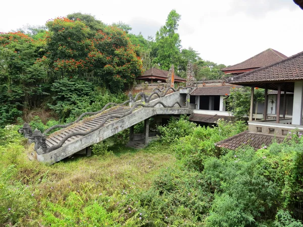 Hotel abandonado en Bedugul, Bali, Indonesia —  Fotos de Stock
