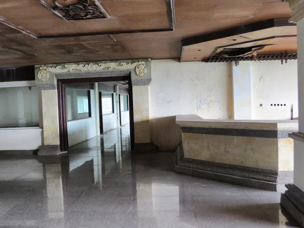 Bedugul, Bali, Endonezya, terk edilmiş bir otel