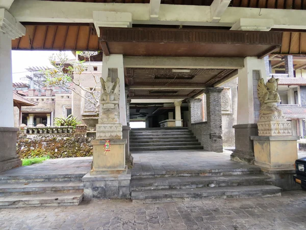 Bedugul, Bali, Endonezya, terk edilmiş bir otel