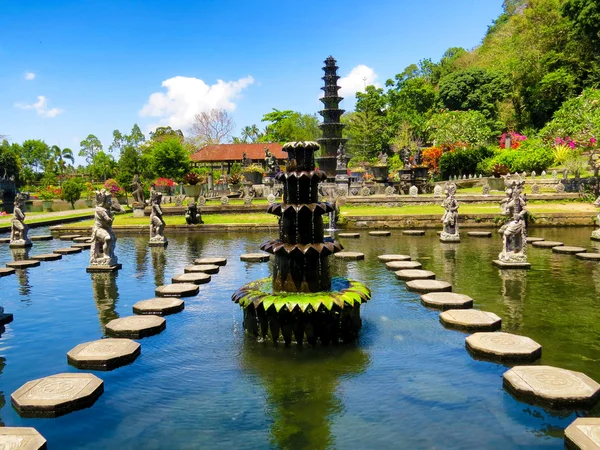 Güzel göl park Tirta Gangga Sarayı nda