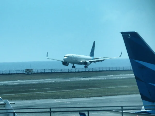 L'aereo sta atterrando, Bali. — Foto Stock