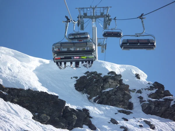 Ascensore in montagna invernale — Foto Stock