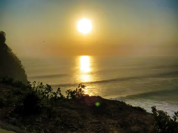 Uluwatu Tapınağı, Bali, Endonezya güzel gün batımı