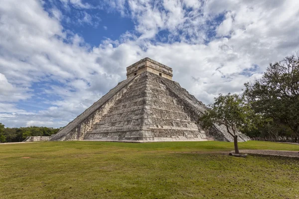 Mexique, Chichen Itza, Pyramide El Castillo - Temple de Kukulcan Images De Stock Libres De Droits