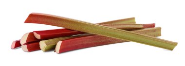 Beyaz arkaplanda yaprakları olmayan koyu kırmızımsı ravent sapları (rheum raponticum). Tarım bitkisi, yemek pişirdikten sonra meyve olarak yenir..