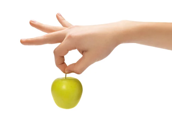 Çocuğun Eli Beyaz Arka Planda Izole Edilmiş Taze Yeşil Elmayı — Stok fotoğraf