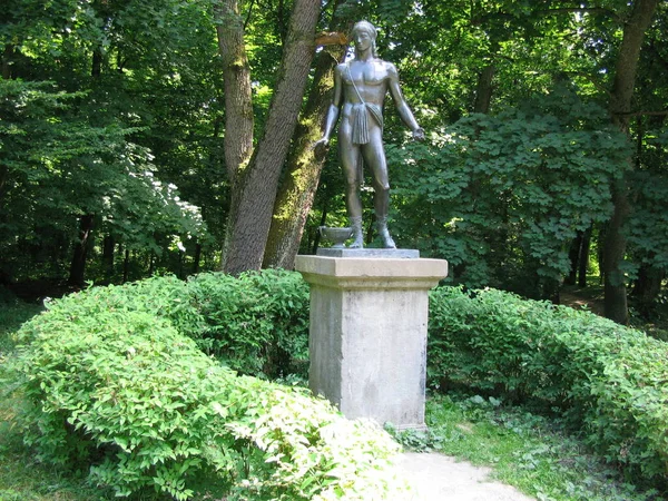 알렉산드리아 공원에 조각품들 우크라이나의 체르크바 — 스톡 사진