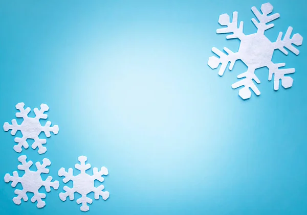 Χριστουγεννιάτικη κάρτα με χώρο αντιγραφής. Χειμερινή σύνθεση νιφάδων χιονιού. Συγχαίροντας επιστολή μακέτα — Φωτογραφία Αρχείου
