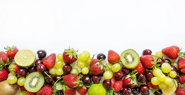 Horizontal Frame Juicy Fruits Strawberries Cherries Kiwi Lime Grapes White — Stock Photo, Image