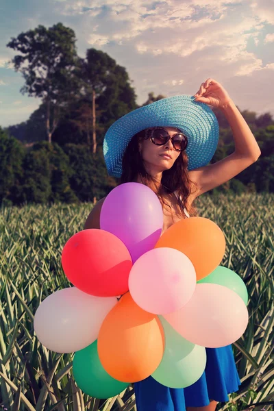 Dívka s balonky. Vintage styl — Stock fotografie