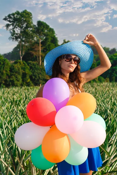 La chica con globos. Estilo vintage — Foto de Stock