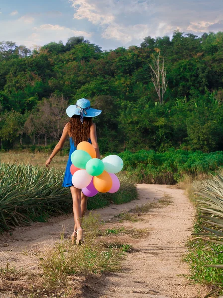 Dívka s balonky. Vintage styl — Stock fotografie