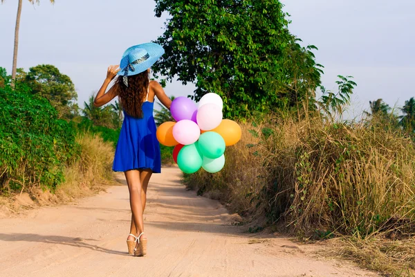 La chica con globos. Estilo vintage — Foto de Stock