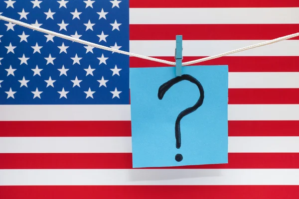 Signo de interrogación y bandera americana — Foto de Stock