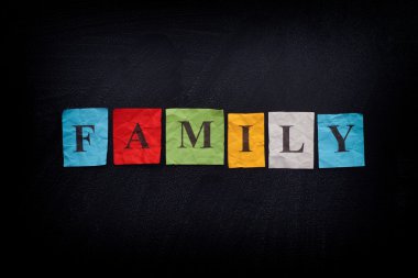 Renkli kağıt notlar kelime aile ile