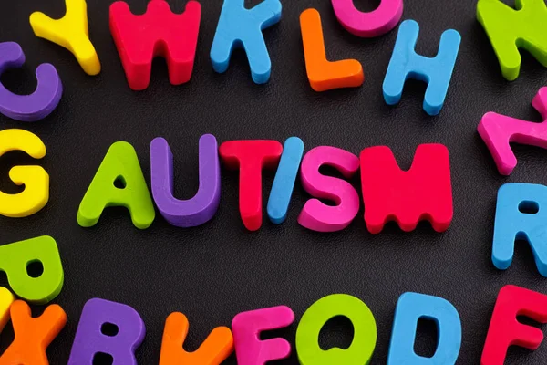 Autismo Trastorno Del Espectro Autista Palabra Autismo Hecha Letras Arcilla —  Fotos de Stock