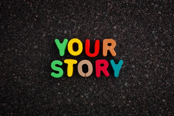 Your Story Kifejezés Egy Sötét Parafa Táblán Közelről — Stock Fotó