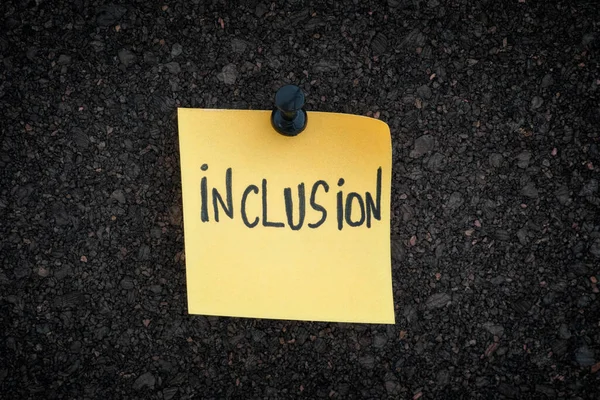 Inclusion Word Inclusion Written Yellow Paper Note Pinned Cork Board — Stock Photo, Image