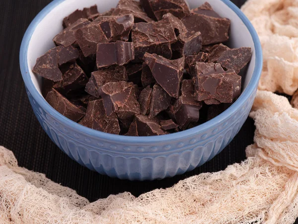 Chocolate Negro Casero Orgánico Roto Tazón Cerca — Foto de Stock