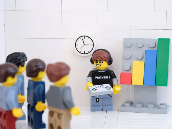 Tambov Ryssland Juli 2021 Lego Videospelskille Och Affärsfolk Minifigurer Som — Stockfoto
