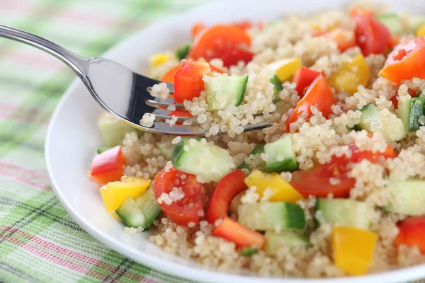 Salade de quinoa végétalien — Photo