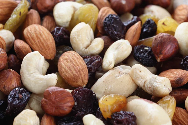 Mixed nuts and raisin — Stock Photo, Image