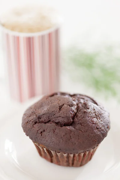 Muffin de chocolate com café cappuccino — Fotografia de Stock