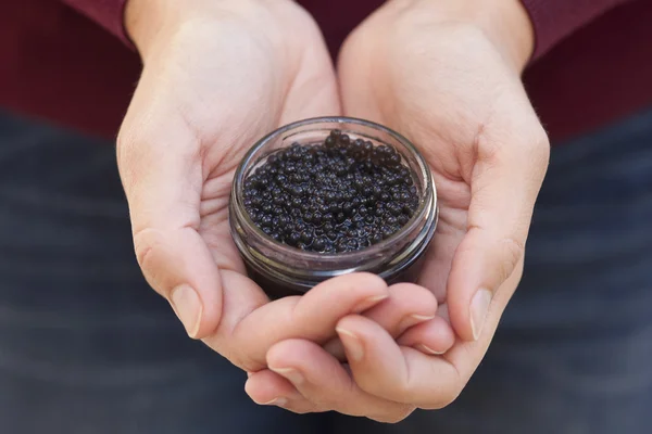 Caviar en un frasco — Foto de Stock