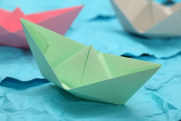 Barche di carta nell'oceano di carta — Foto Stock
