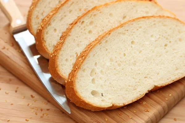 Fette di pane con semi di sesamo — Foto Stock