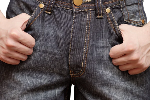 Mãos nos bolsos de jeans — Fotografia de Stock