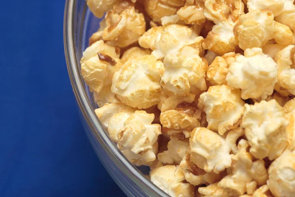 Skål med popcorn — Stockfoto
