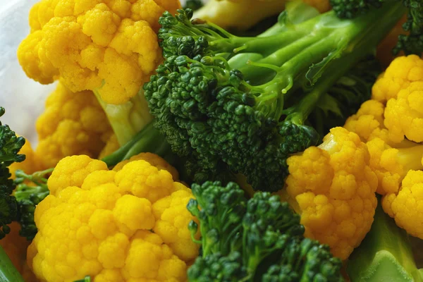 Orange cauliflower and broccoli — Stock Photo, Image