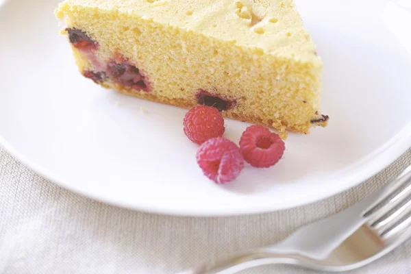 Безглютеновый пирог с ягодами — стоковое фото