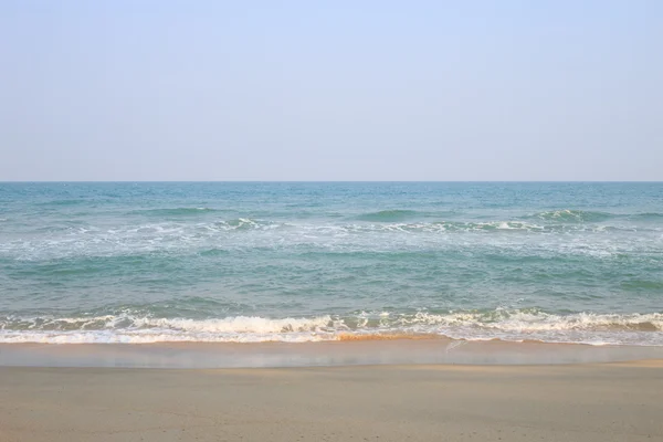 Wave of the sea on the sand beach — Stock Photo, Image