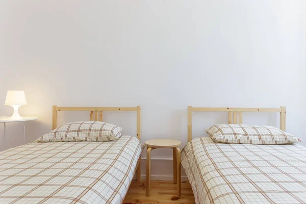 Hell Und Frisch Eingerichtete Suite Mit Doppelzimmer — Stockfoto