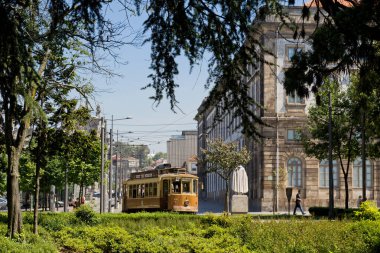 24 Mayıs 2012: Portekiz 'in Porto şehrinde geleneksel tramvay