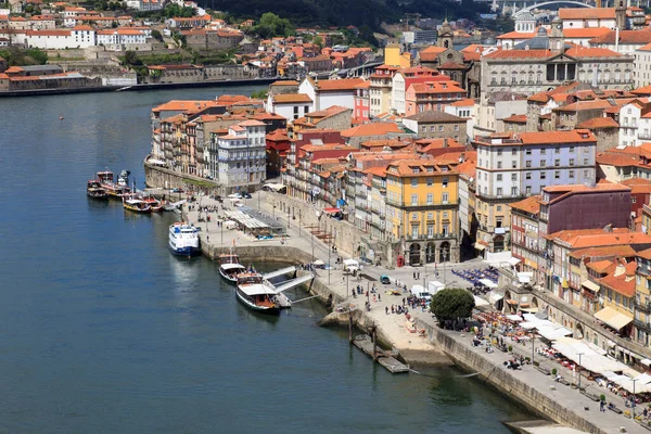 Abril 2012 Río Duero Barcos Tradicionales Una Mañana Soleada Oporto — Foto de Stock