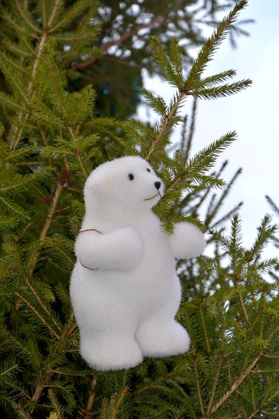 Belo Urso Polar Brinquedo Branco Árvore Natal — Fotografia de Stock