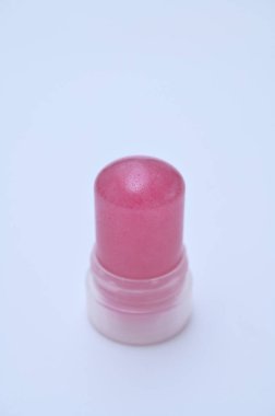 Beyaz arka planda terleme önleyici.