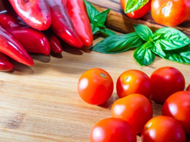 Taze taze sebzelerin bileşimi, sağlıklı bahçeden toplandı..