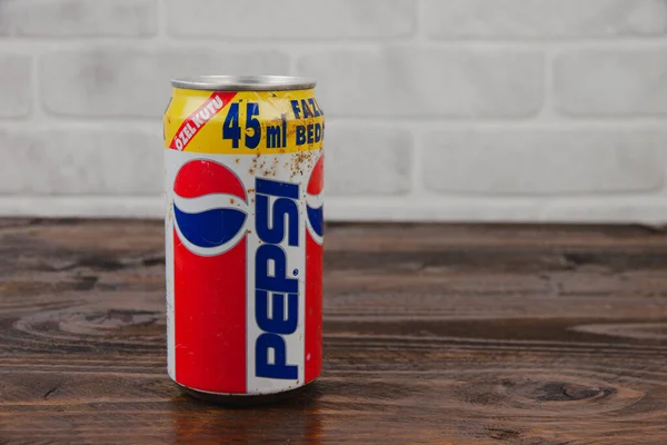 Une Canette Aluminium Vintage Boisson Gazeuse Pepsi Contre Mur Briques — Photo