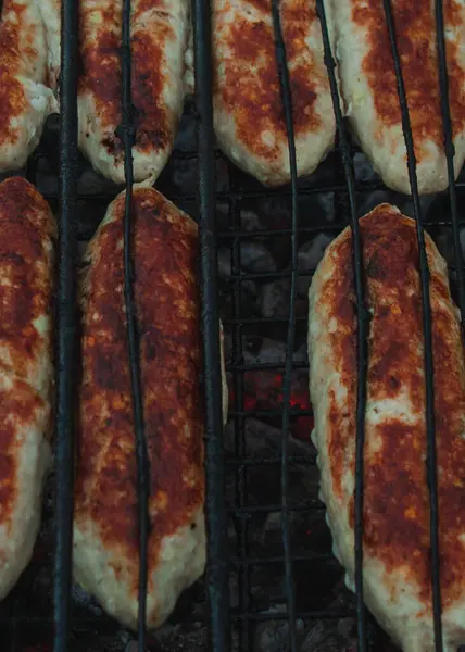 Hackfleisch Vom Dönerspieß Auf Dem Grill Beim Picknick Freien Grillfest — Stockfoto