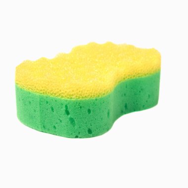 Beyaz arka planda izole edilmiş duş için yeşil banyo süngeri