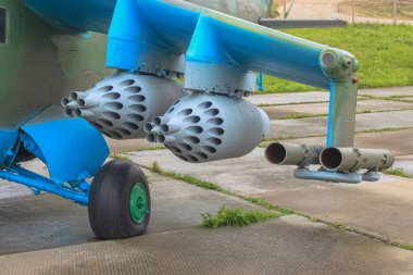 Mi-24 Sovyet saldırı helikopteri Belarus Müzesi kompleksi Stalin Hattı 'nda. Resmi olmayan adı Timsah 